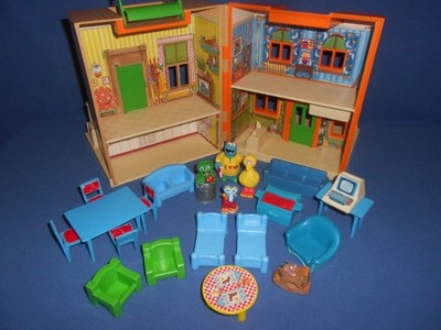 Sesame Street Hooper's Store 1984 Playset Playskool Figures & Furniture, extras