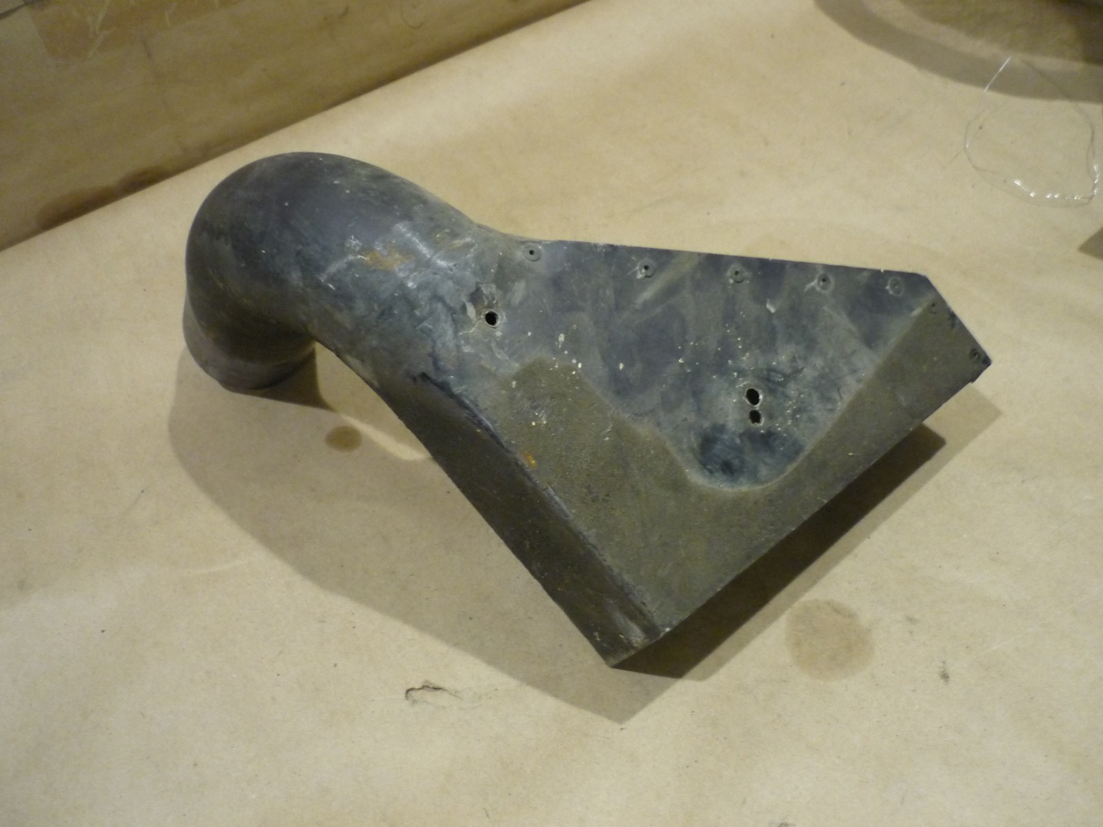 Ferrari 308 GTSi 81-82 - RH Rear Air Conveyor   -P/N 60739700