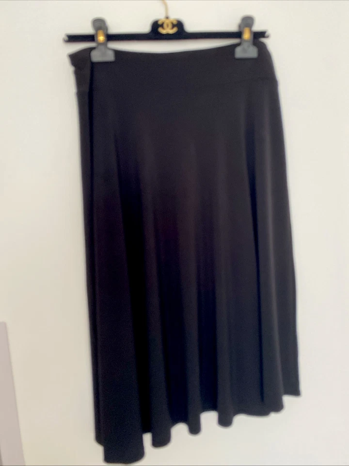 Falda midi fluida ligera cintura elástica negra Pull-On Covington para mujer “L” Foto 2 de 4