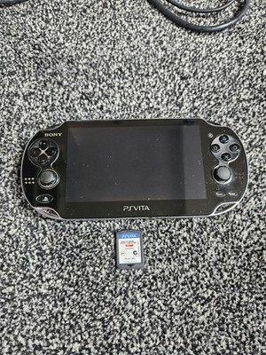 Sony Ps Vita Konsole PCH-1003 mit 1 Spiel 8gb Speicherkarte Ladegerät wenig Firmware