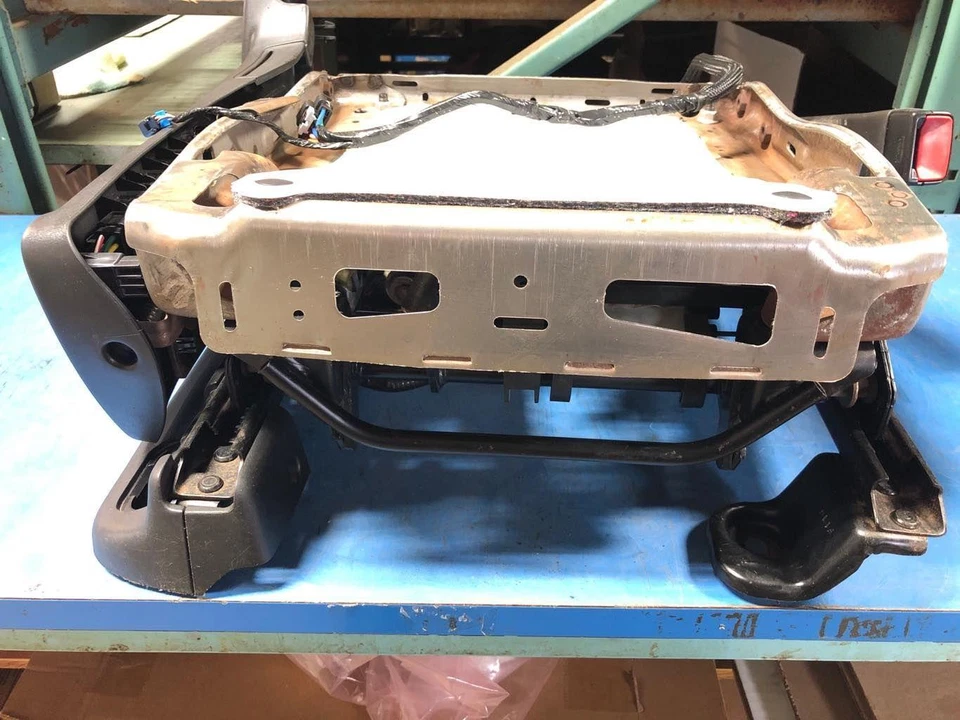 GMC Yukon XL 1500 2007-2008 canastilla delantera derecha asiento eléctrico marco de pista solo fabricante de equipos originales Foto 2 de 4