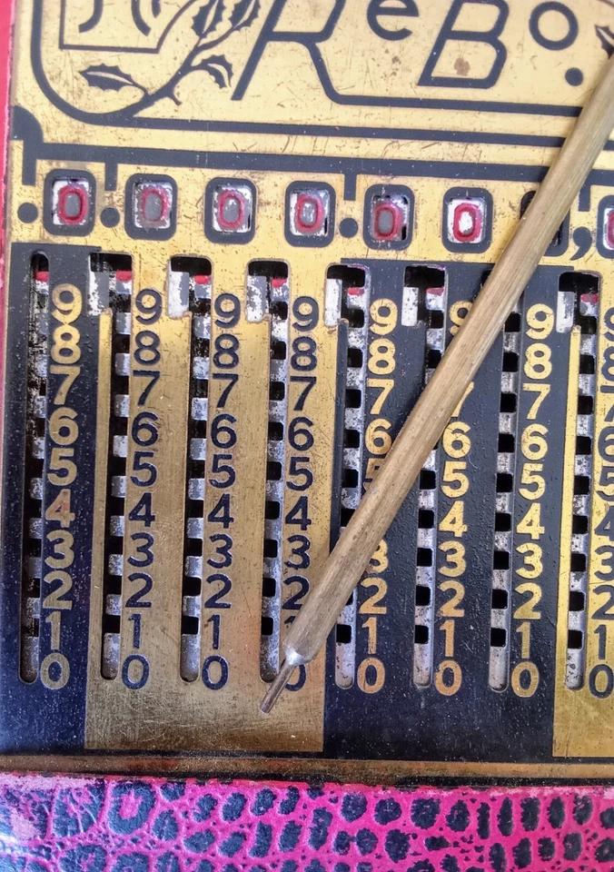 Ancienne machine à calculer REBO UNIS FRANCE avec étui et stylet d'origine  C38 - Photo 4/4