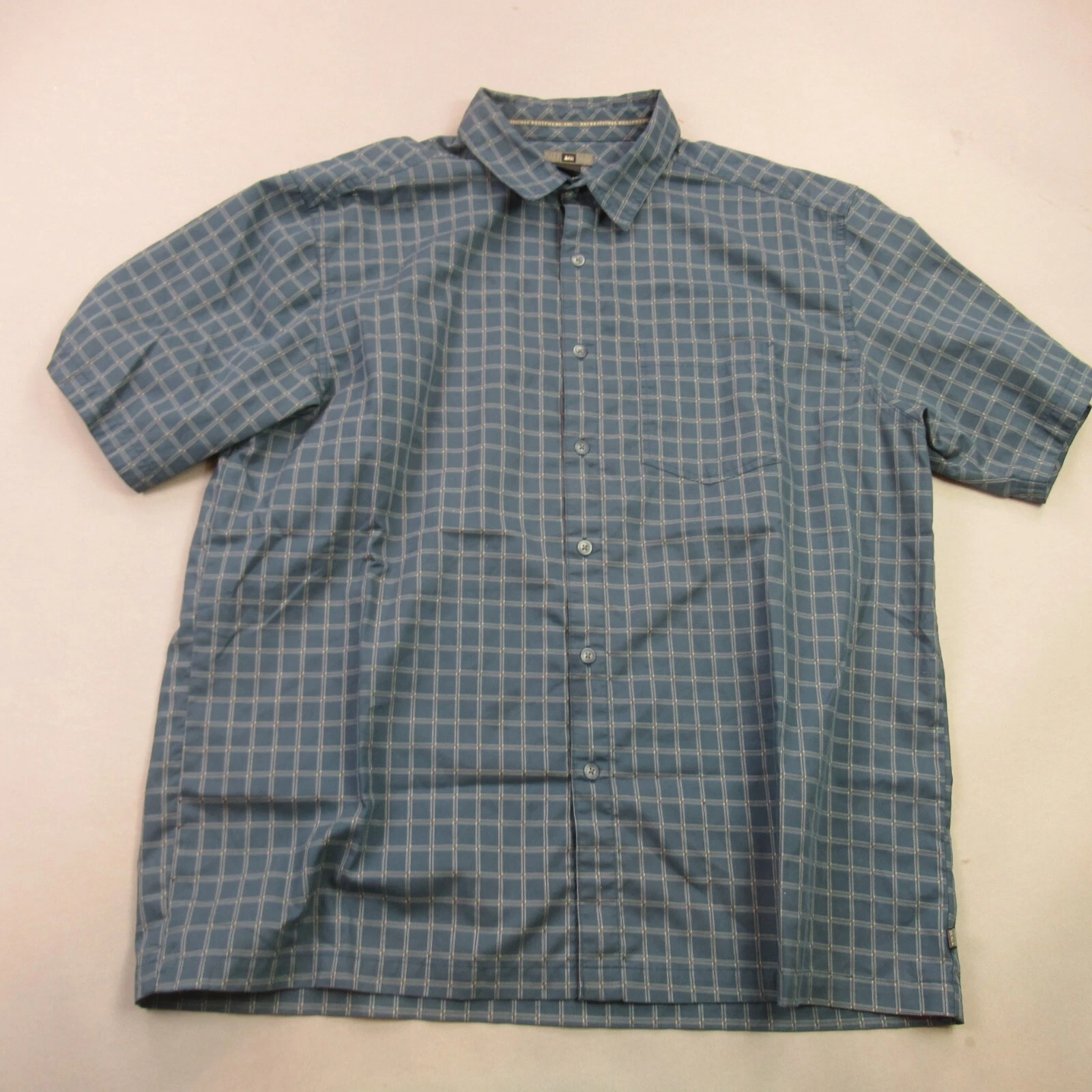 REI Shirt Mens XL Short Sleeve Plaid Lightweight Pockets Button Up Hiking