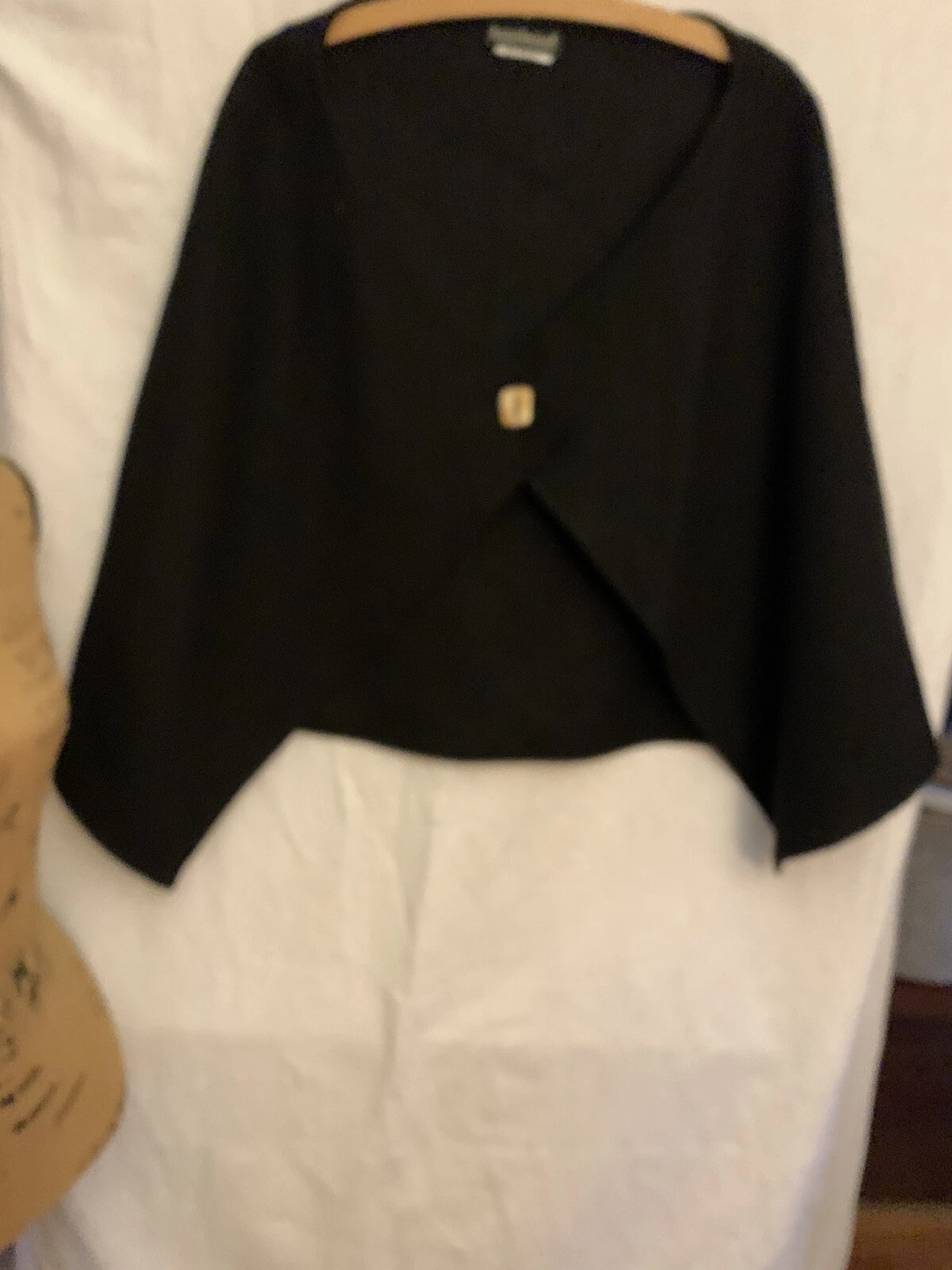 Vintage Harve Bernard Wool Cape Poncho Capelett medium classic wrap USA