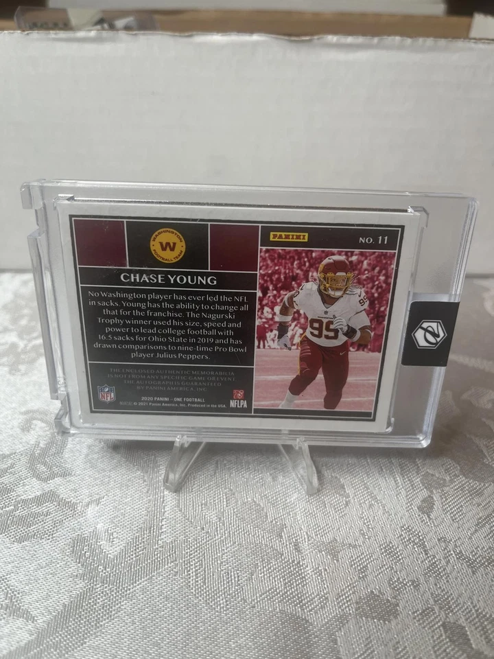 Chase Young 2020 Panini One/249 con estuche autografiado con hisopo de camiseta Foto 2 de 2