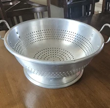 Vintage Wear-Ever No. 4611 Aluminum Colander Strainer Commercial Grade 15" Wide