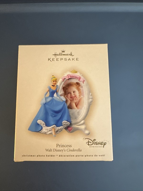 Hallmark Keepsake Ornament 2007 Princess Walt Disney's Cinderella Photo Holder