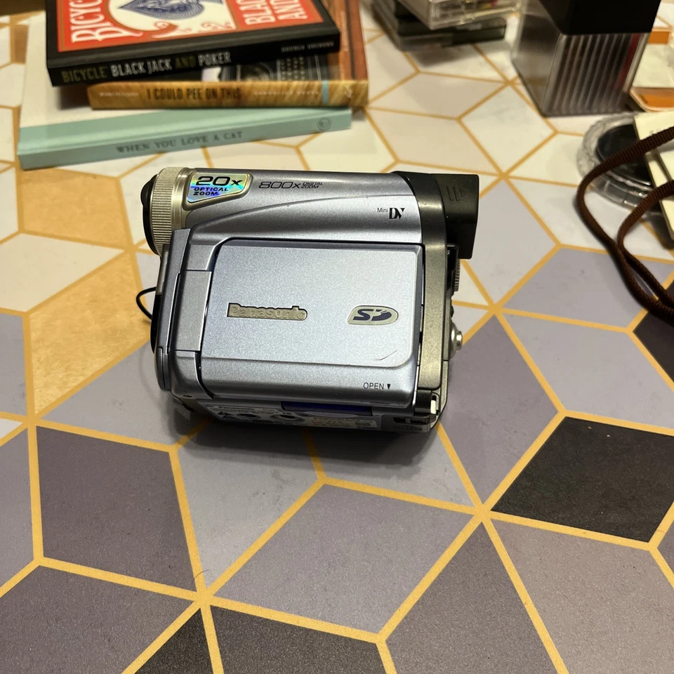 Panasonic Palmcorder PV-GS12 Mini DV Camcorder - Image 3 of 4