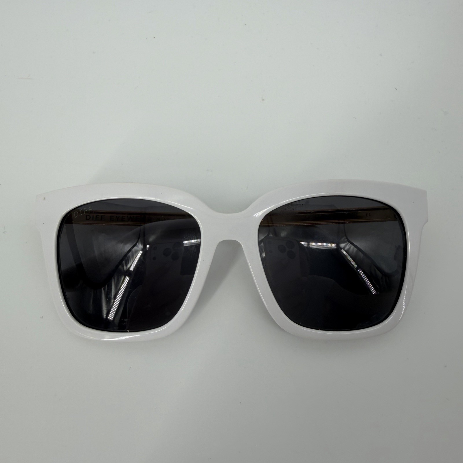 DIFF Bella Sunglasses Oversized Square White Fram… - image 1