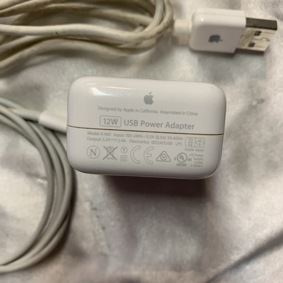 Apple A1401 12W USB Power Adapter, Lightening And  iPod Charger  Cable White - Image 2 of 4
