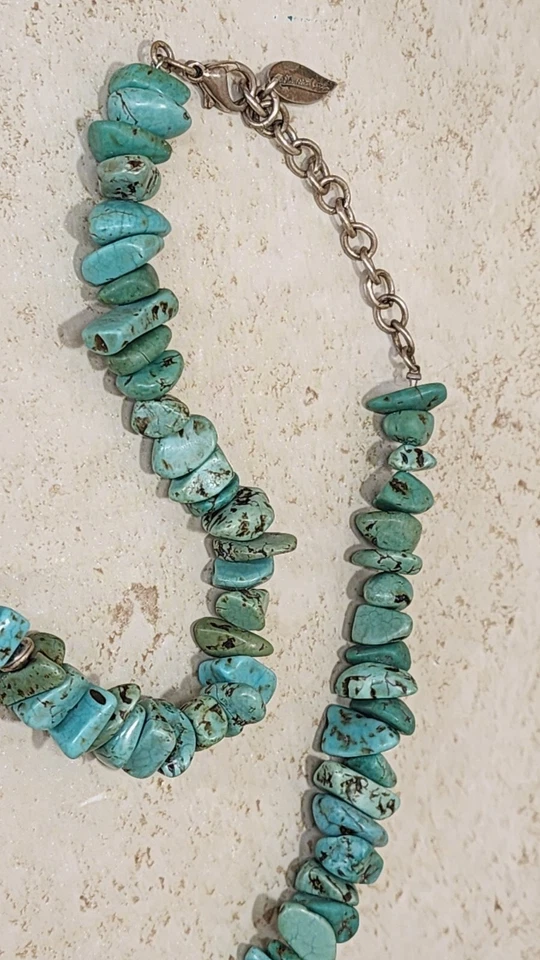 COLLAR TURQUESA VERDE GRUESO DE AGUA FRÍA CON COLGANTE GRANDE DE PLATA Foto 3 de 4