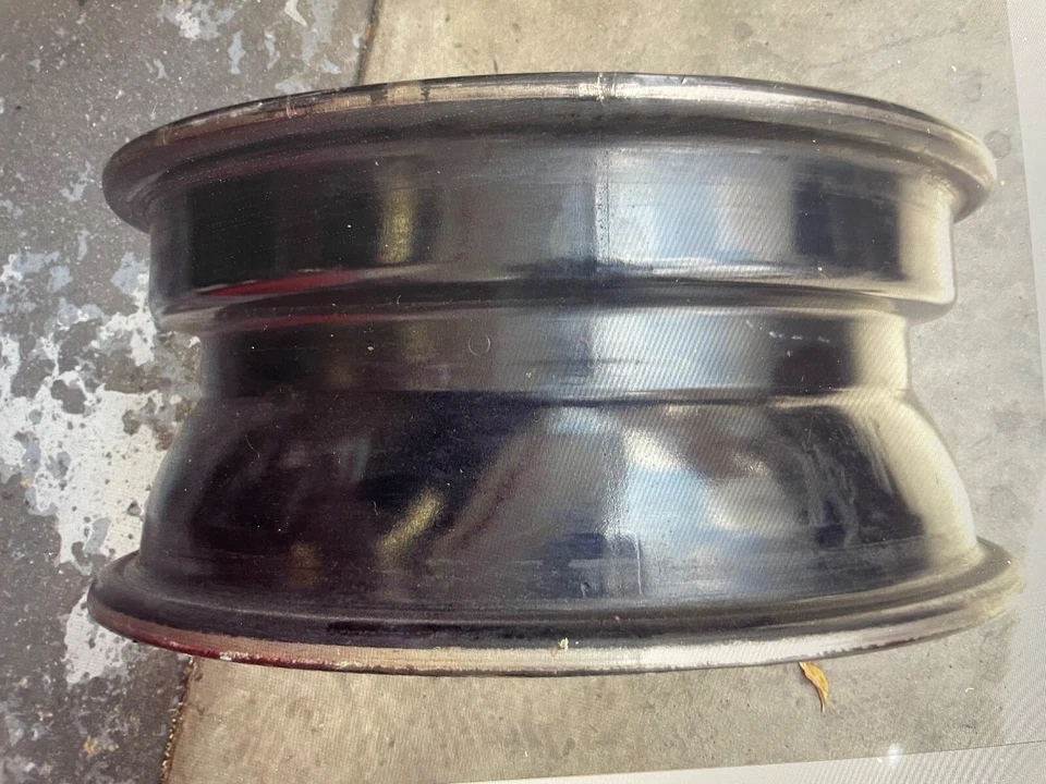 Llanta de carretera Bentley ocho se adapta de 1981 a 1988 Foto 2 de 4