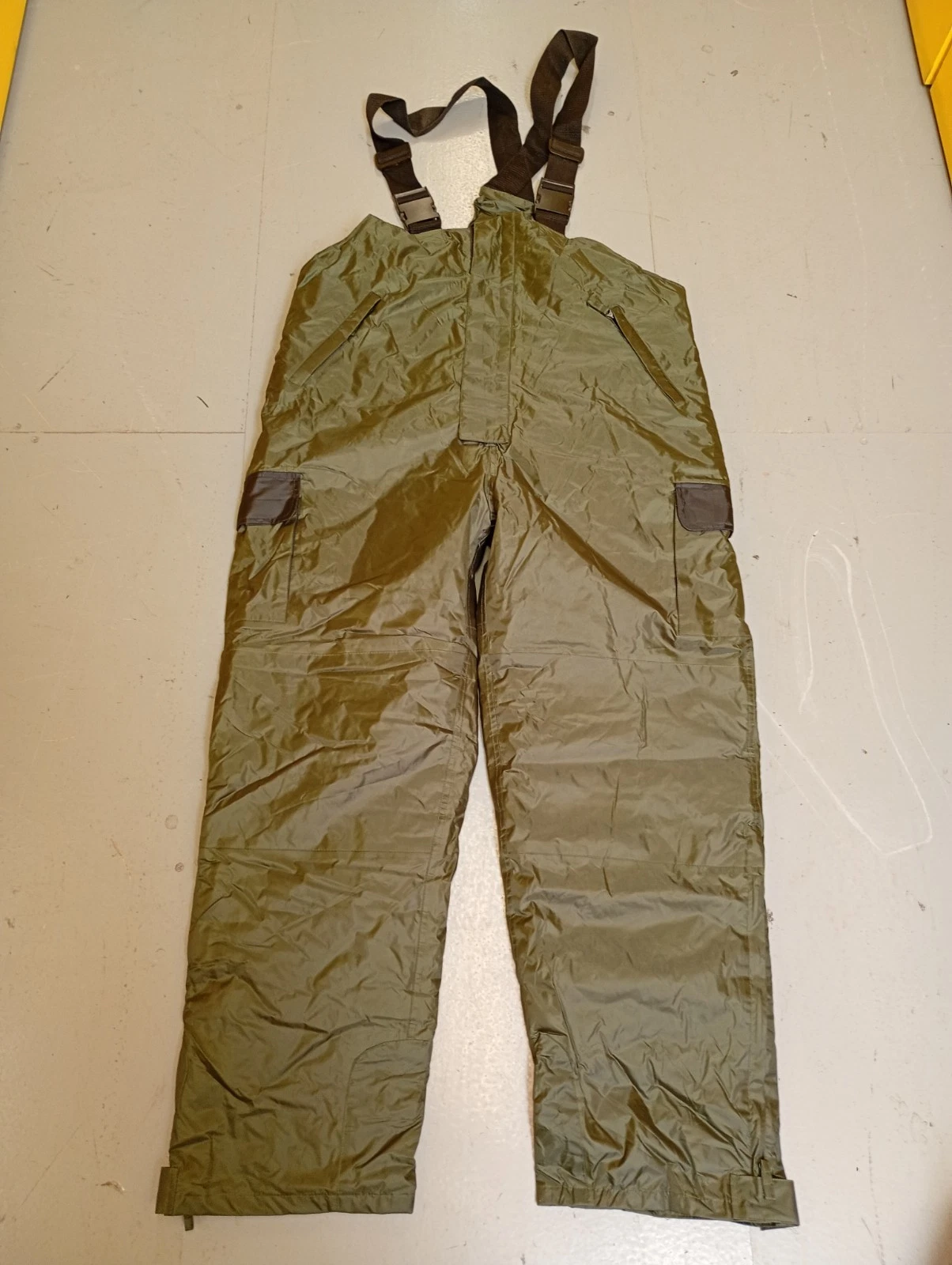 Olive Green Insulated Salopettes With Adjustable Braces Fishing Hunting Pants
Opens in a new window