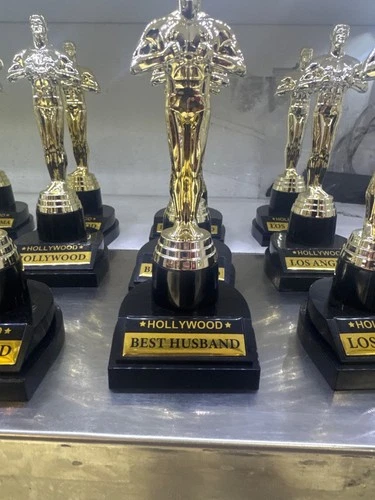 *Best Husband* Oscars REPLICA HOLLYWOOD AWARD TROPHY ~  new Hollywood souvenir