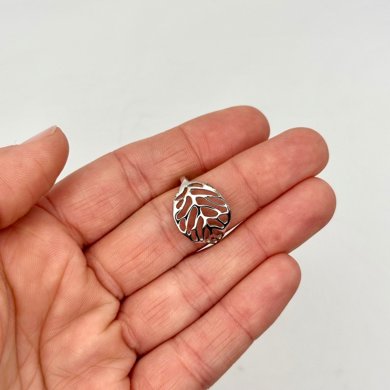 Sterling Silver Openwork Leaf Ring Delicate Natur… - image 1