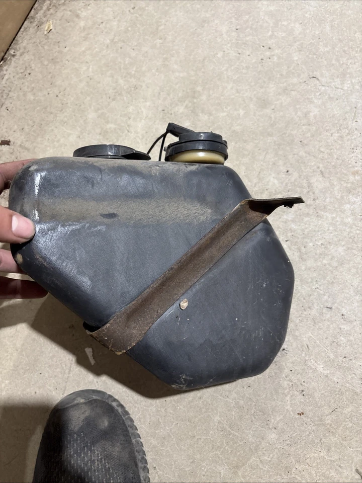 1974 凯迪拉克 Eldorado Wiper 洗衣机液库  — 第 4/4 张图片