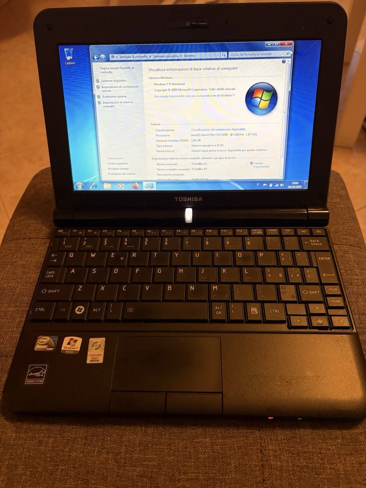 Toshiba NB200-134 Netbook - 10.1" - Intel Atom N280 - 1GB Ram - 80 Gb Hdd - Immagine 2 di 4