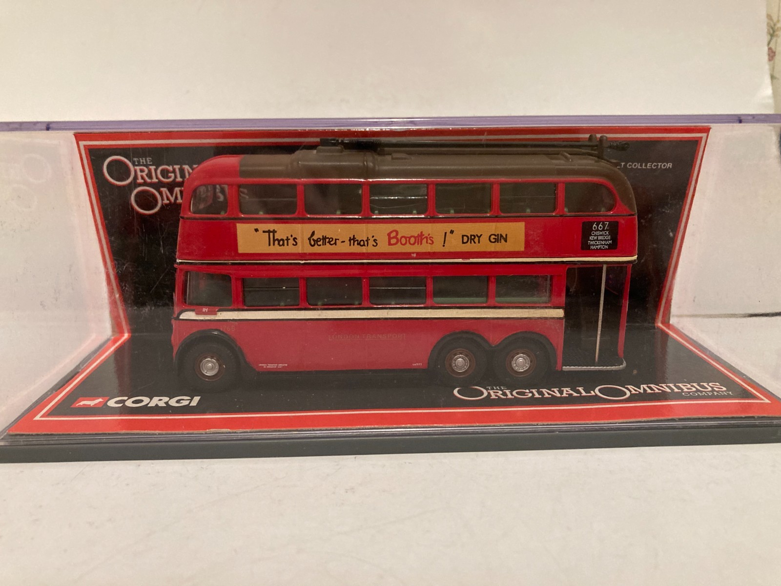 Corgi 43701 BUT Trolleybus London Transport 1/76 Scale boxed free post