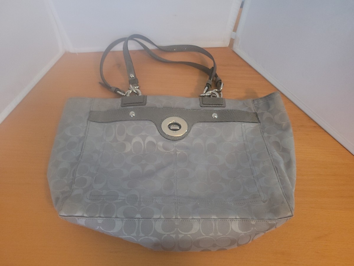 Vintage Coach Grey Signature Canvas Tote Shoulder Bag Coach Grey Signature C Soho Shoulder Bag – Rediscover Vintage main image 2