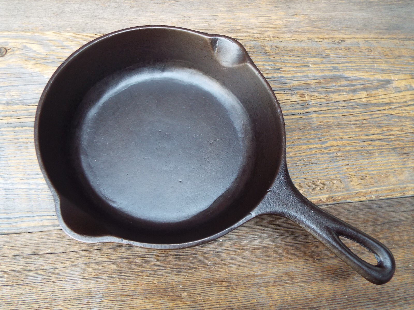 Pair of Old Cast Iron Skillets 3 / 6/2" & 5 / 8", restored eBay