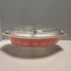 Vintage Pyrex Pink Daisy Oval Divided Casserole Dish With Lid 1.5 Qt - EUC
