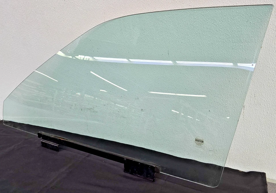 USADO ORIGINAL PORSCHE 924 924S CONDUCTOR PUERTA VENTANA TINTADA SEKURIT MANUAL AFLDE Foto 2 de 4