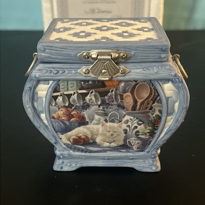 Charlott's Summer Harvest, Cozy Country Kitties, Mary Ann Lasher Music Box  NEW 