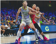 LI YUERU Signed 8.5 x 11 Photo Signed REPRINT Basketball WNBA Wings CHINA