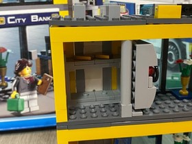 LEGO City Police Set 3661 Bank & Money Transfer with Box & Manuals