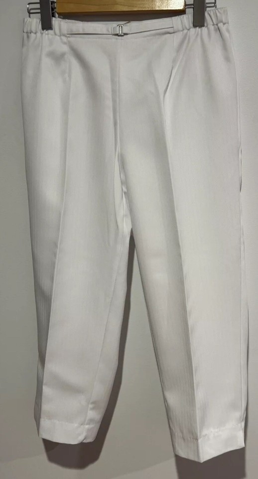 White Straight 3/4 Leg Pants/Elastic Waist/Front Strap/Silver Buckle Size10 GC