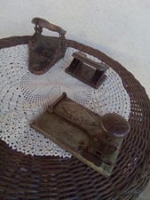 VINTAGE - LOTTO DI DUE FORATRICI ED UN'ANTICA SPILLATRICE "ZENITH 504".