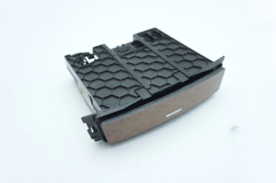 06-12 Mercedes GL320 X164 OEM Consola central Bandeja Compartimento de almacenamiento 5108 Foto 4 de 4