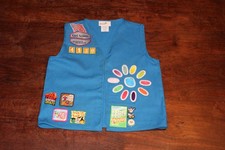 Girl Scouts Of America USA Daisy Uniform Vest JE Blue Glued Patches 03062