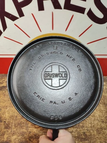 "Fully Restored" GRISWOLD CAST IRON #9   Griddle Large Logo 10" Seasoned Flat