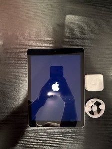 Apple iPad 6th Gen 32GB WiFi 9.7” Space Gray | B Grade | Unlocked