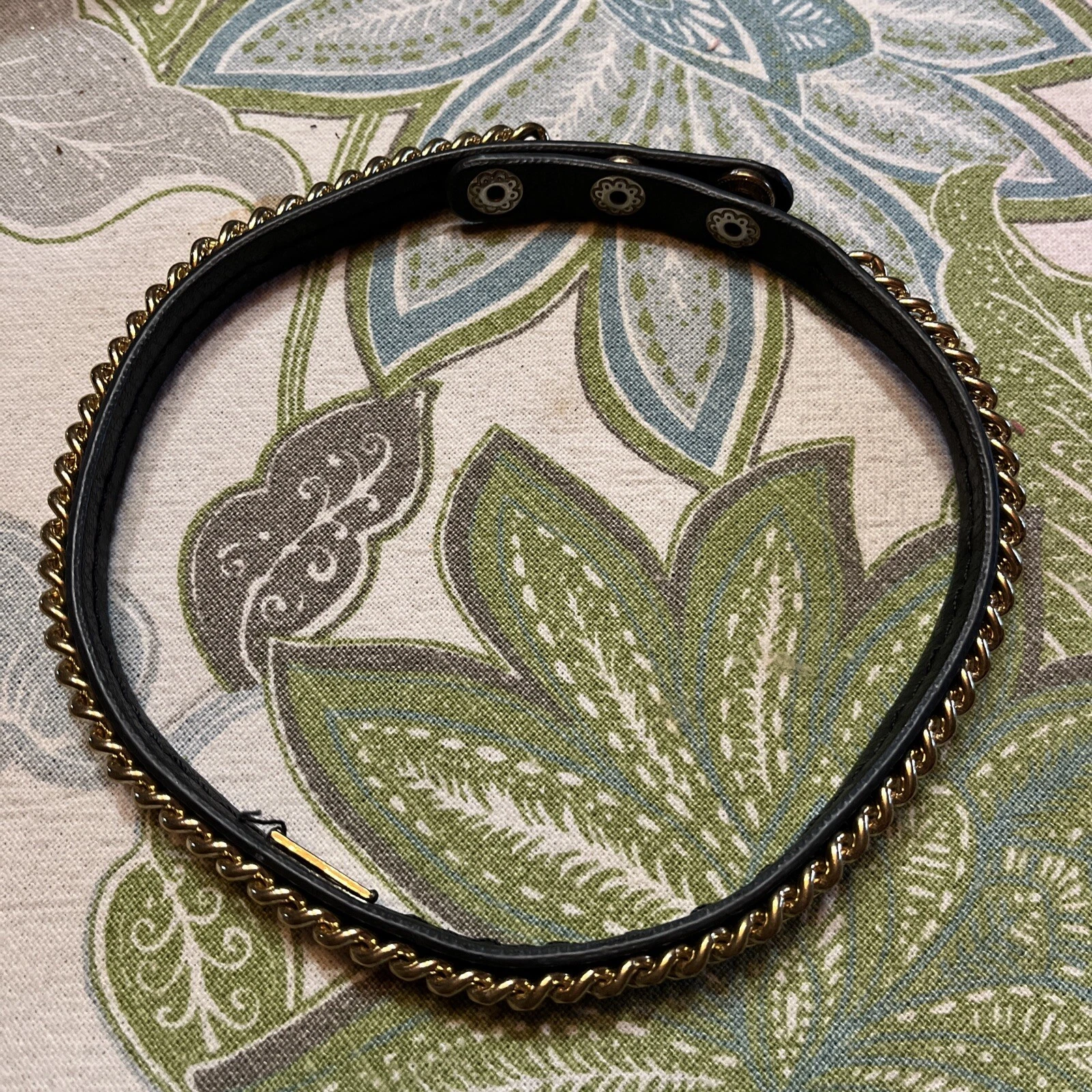 VETEMENTS Collana girocollo Cookie Lee in pelle nera tono oro 14 16"