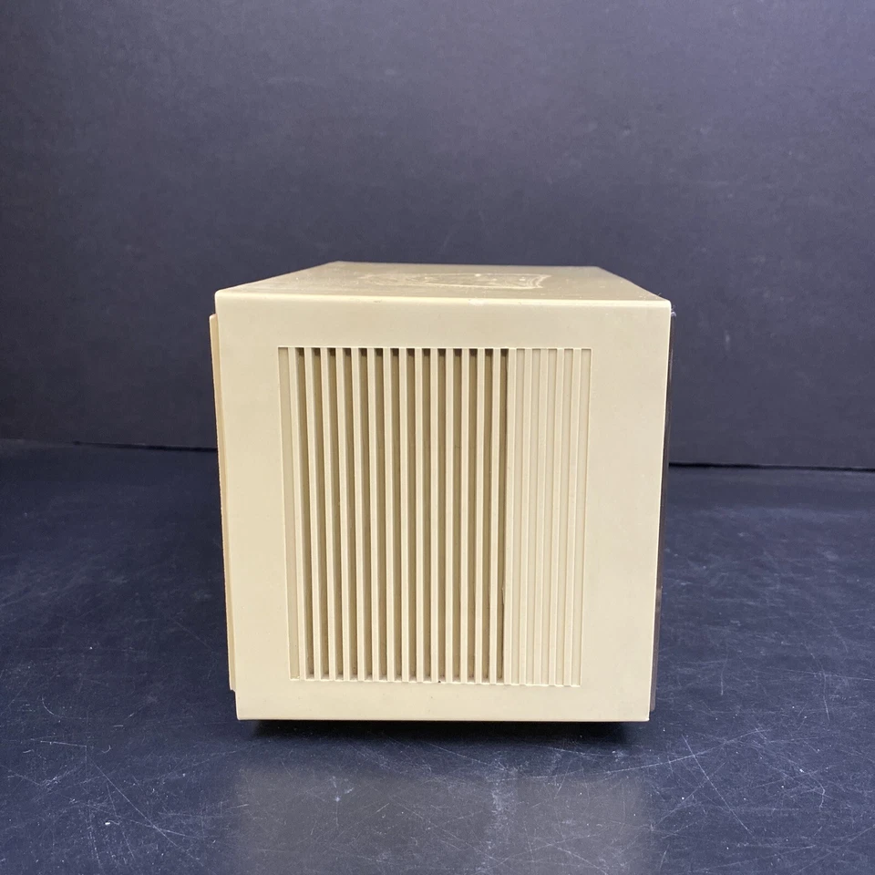 Vintage 70s GE General Electric AM Clock Radio Beige Analog Art Deco Decor Den - Image 2 of 4