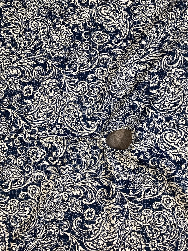 Waverly Picnic Tablecloth Blue Paisley Zip Close Rectangular 50x69 Umbrella Hole - Image 3 of 4