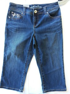stretch denim capris with pockets
