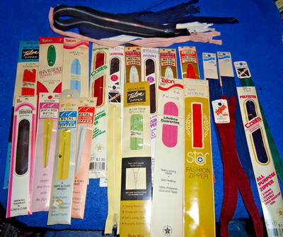 Lot of 26 Zippers Coats & Clark Various Sizes Some Sealed Sewing Metal Nylon