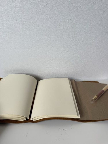 Leather Bound Journal for Men and Women, A5 Handmade Includes Pen Gift Set - Picture 9 of 10