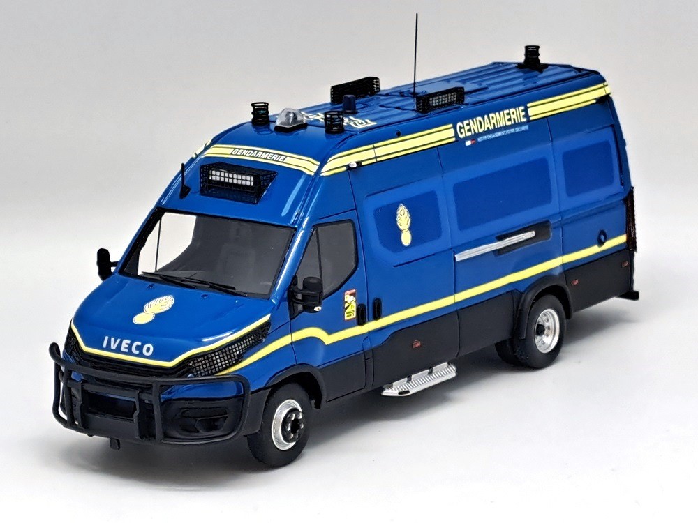 Miniature IVECO Daily Long Gruau Gendarmerie 2022 de PERFEX à l'échelle 1/43
