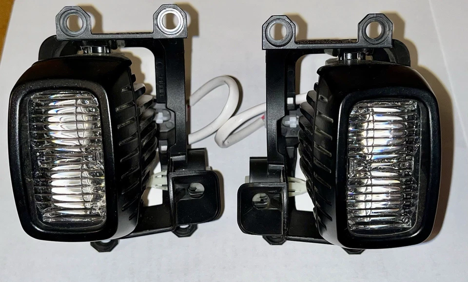 TOYOTA TACOMA TRD PRO 2016-2023 RIGID INDUSTRIES KIT DE LUCES ANTINIEBLA LED GENUINO OEM Foto 4 de 4