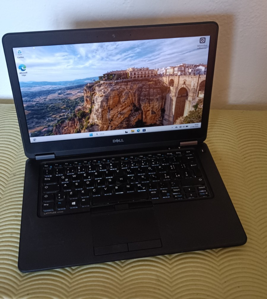 DELL LATITUDE E7450 14" FULLHD 1920X1080 i7-5600U 8GB 256gb SSD  nvme WIN11