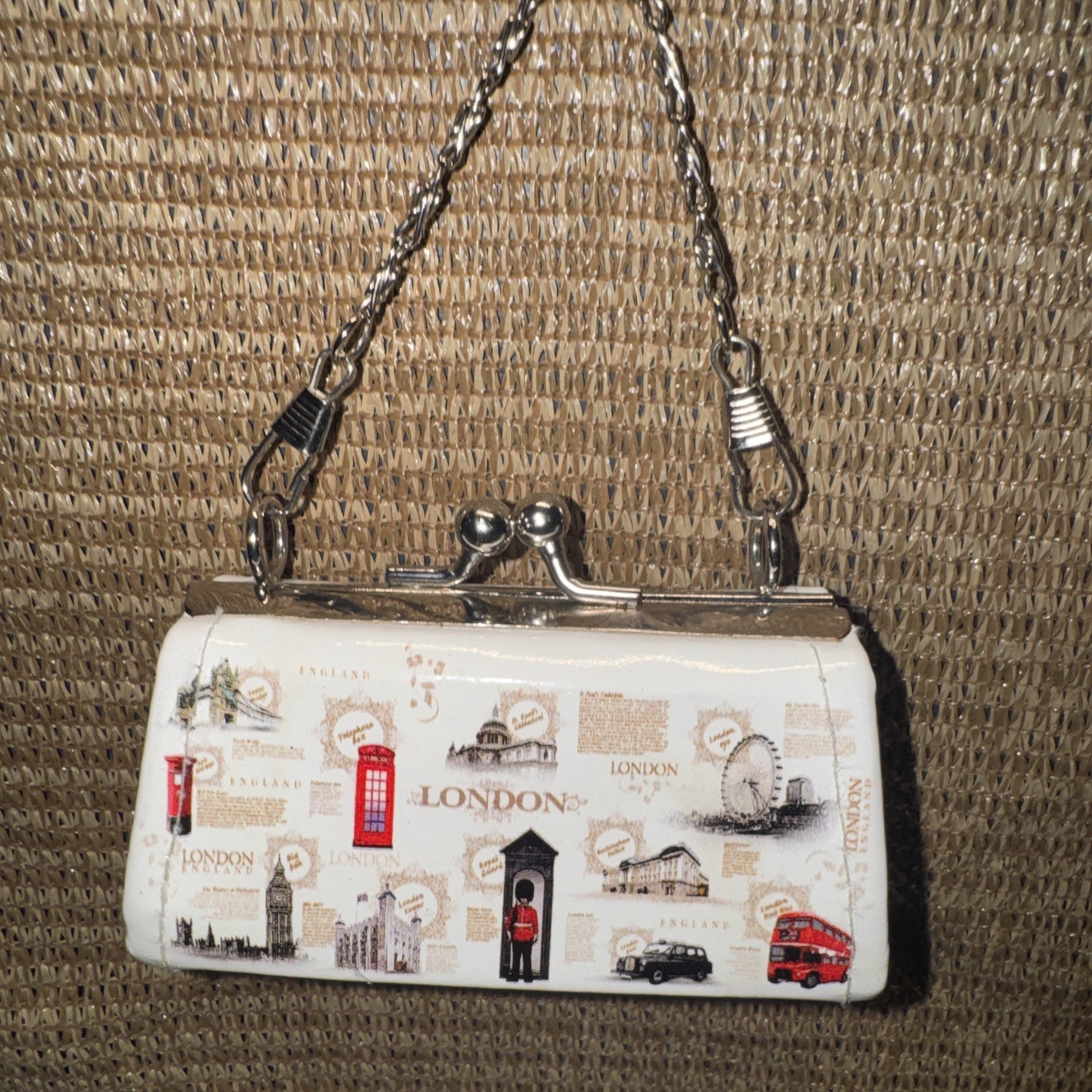 Miniature Lipstick Purse London Theme Snap Closure Removable Chain 4”x2”x2”