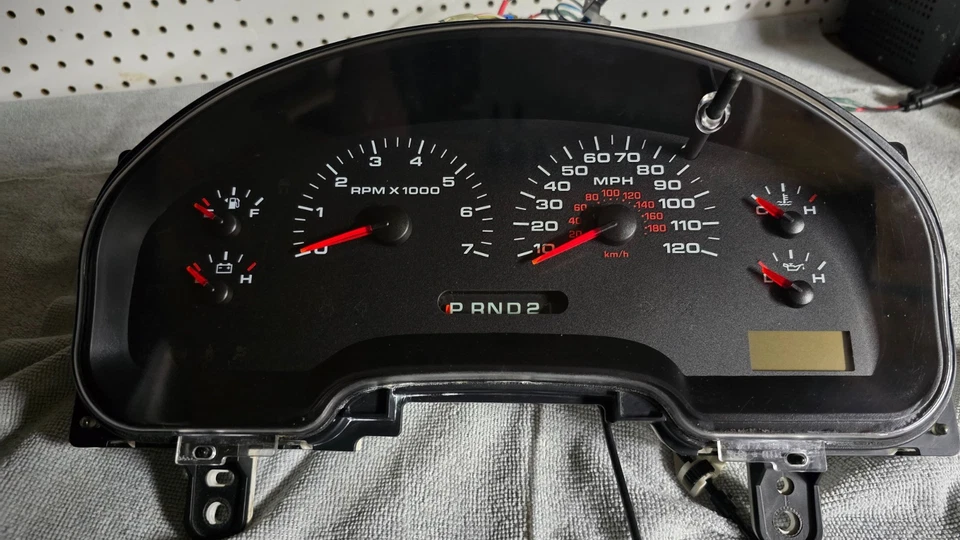 2004-2006 Ford F-150 XLT Gauge Cluster - Image 2 of 4