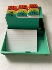 Mała kartoteczka z kartami i zakładkami / kartoteczka składana