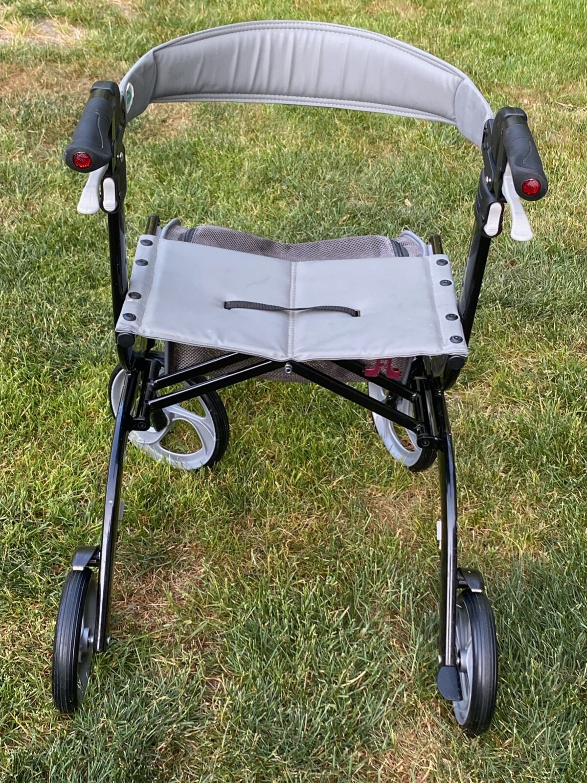 Drive Medical RTL10266BK Nitro Foldable Rollator Walker with Seat