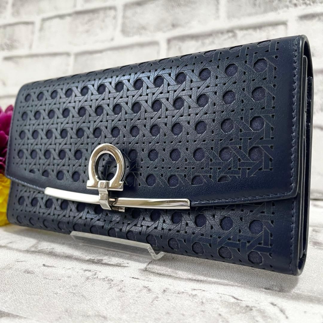 Current Model Extremely Rare Salvatore Ferragamo … - image 1