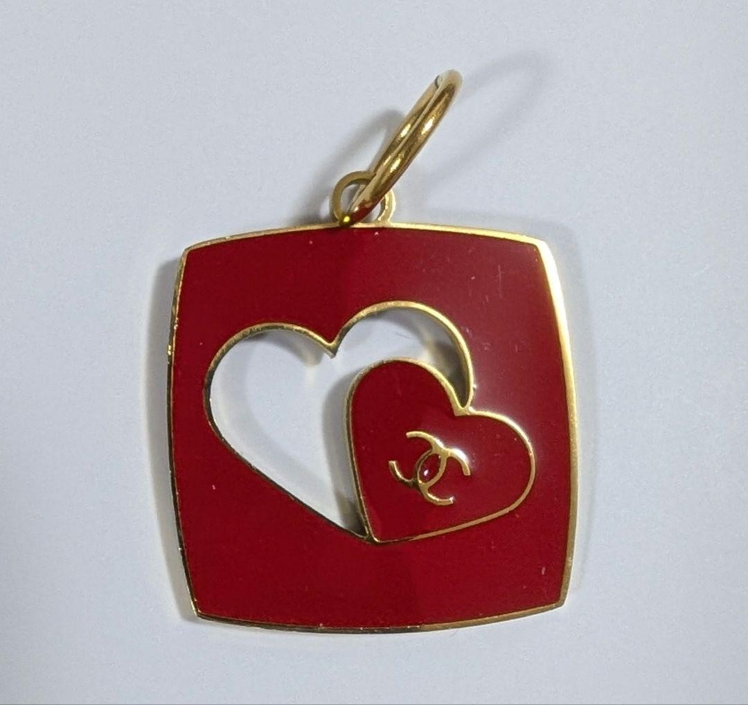 CHANEL 2026 Valentine Limited Charm Iconic Logo Rare Collectible